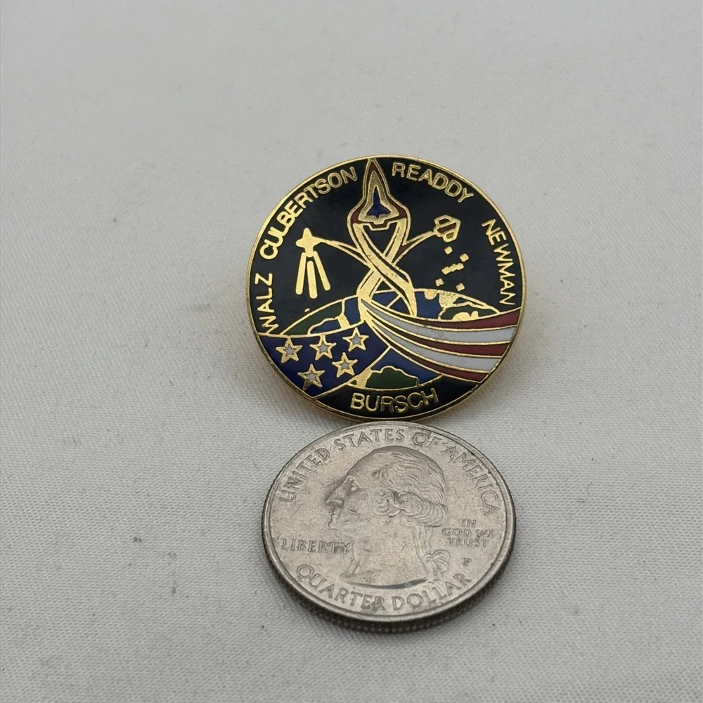 NASA STS-51 Discovery Walz Readdy Bursch Newman Culbertson Space Lapel Hat Pin